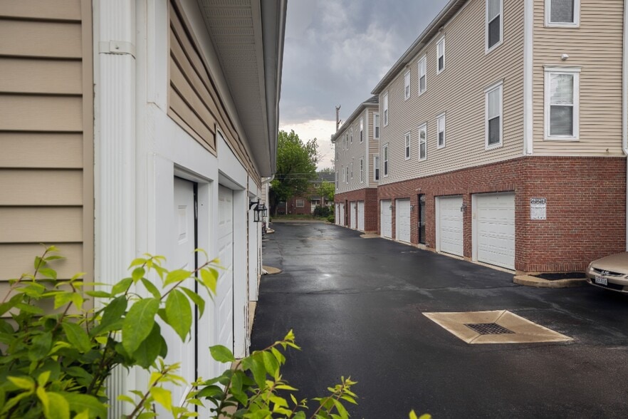 More Photos Of 1753-1791 Drayton Park Court, Columbus Multifamily For Sale