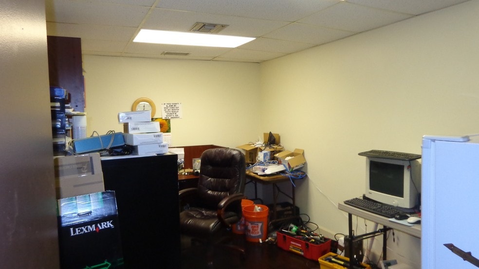 More Photos Of 13977-13981 SW 140th St, Miami Light Distribution For Sale