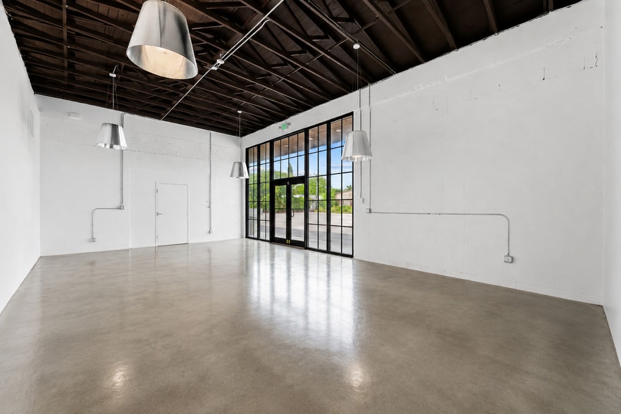 More Photos Of 80 NW 72nd St, Miami Storefront Retail Office For Lease