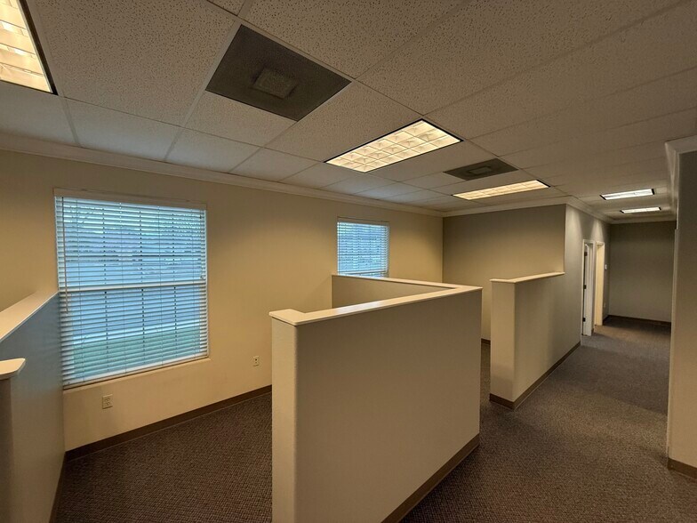 More Photos Of 1405 Victor Ave, Redding Office For Lease
