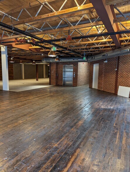 More Photos Of 900 S Wolfe St, Baltimore Office For Sale