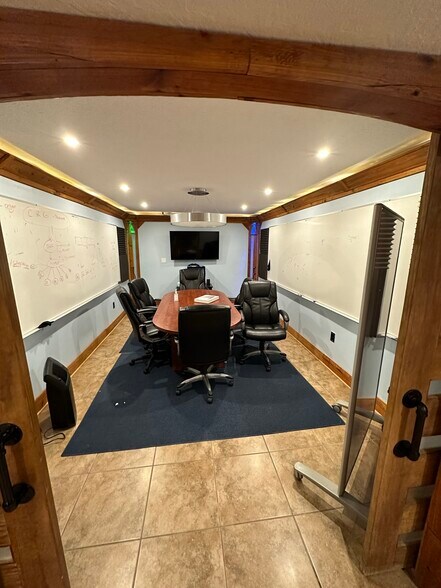 More Photos Of 776 Reynoldsburg-new Albany Rd, Blacklick Light Distribution For Lease