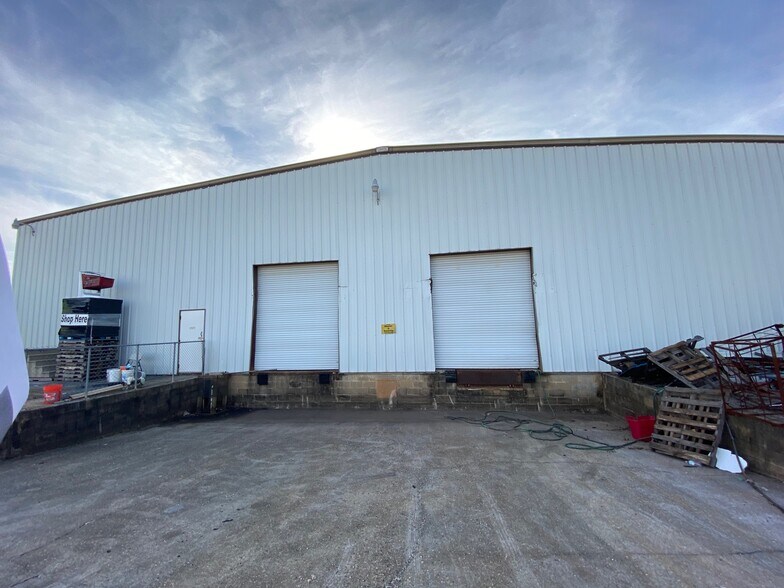 More Photos Of 15810-A Hwy 59, Foley Light Distribution For Sale