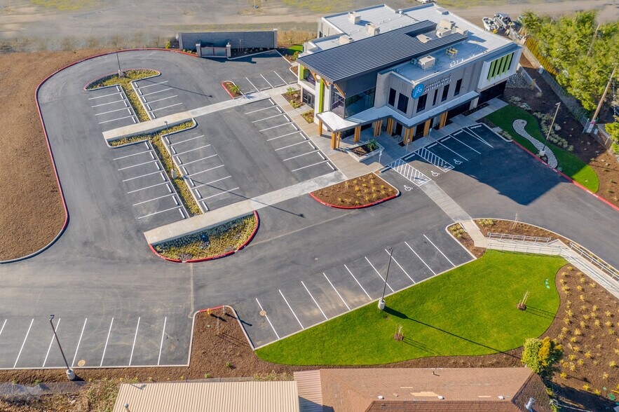 Primary Photo Of 5669 Commercial St SE, Salem Office For Sale