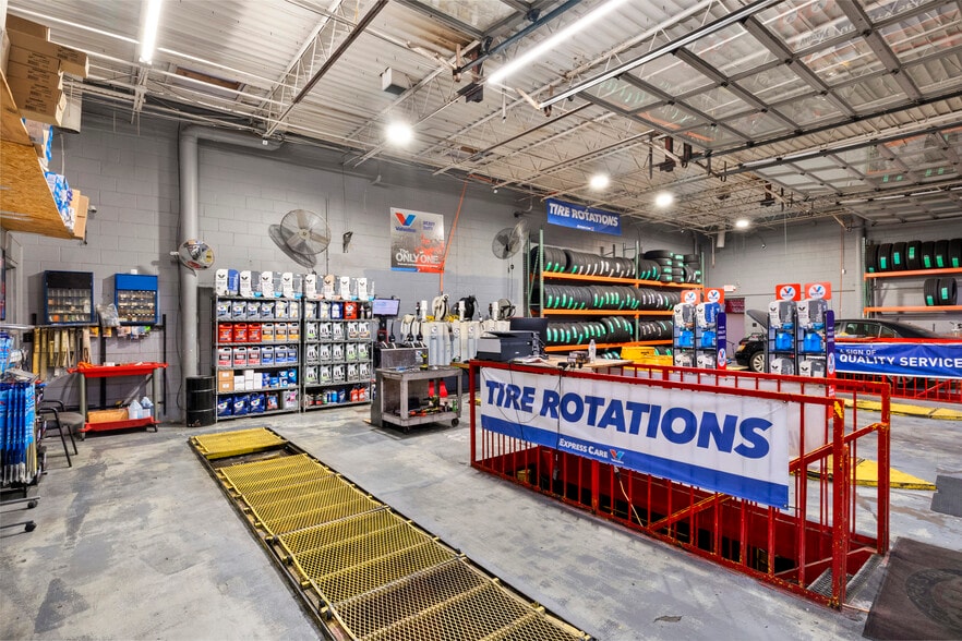 More Photos Of 3022 S Cooper St, Arlington General Retail For Sale