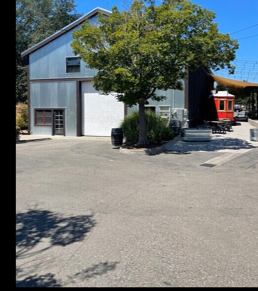 More Photos Of 53-61 Front St, Healdsburg General Retail For Lease
