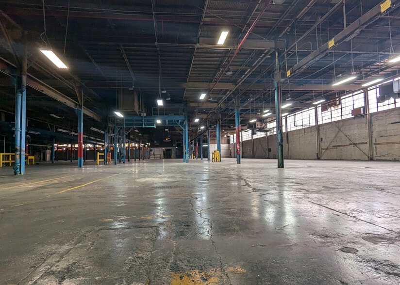More Photos Of 4850 S Kilbourn Ave, Chicago Manufacturing For Lease