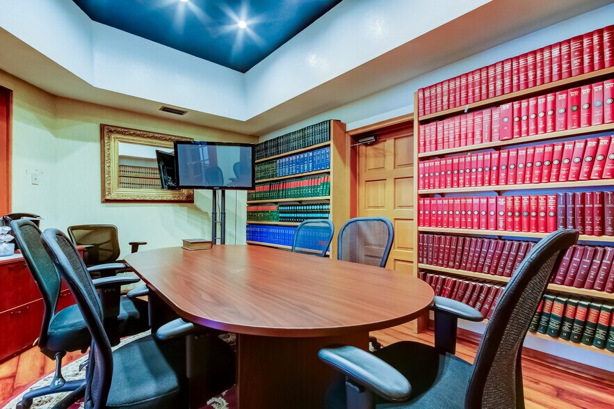 More Photos Of 6500-6514 Central Ave, Saint Petersburg Office For Sale