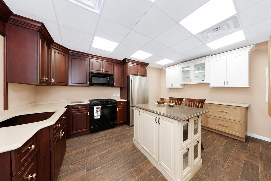 More Photos Of 33 Olympia Blvd, Staten Island Storefront Retail Residential For Sale