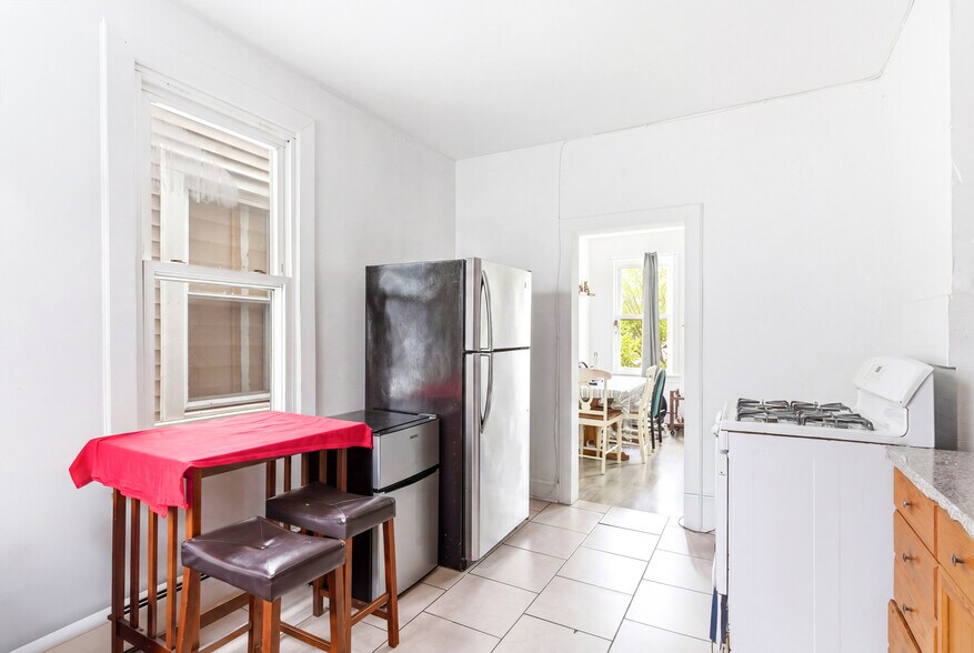 More Photos Of 369 E Kinney St, Newark Apartments For Sale