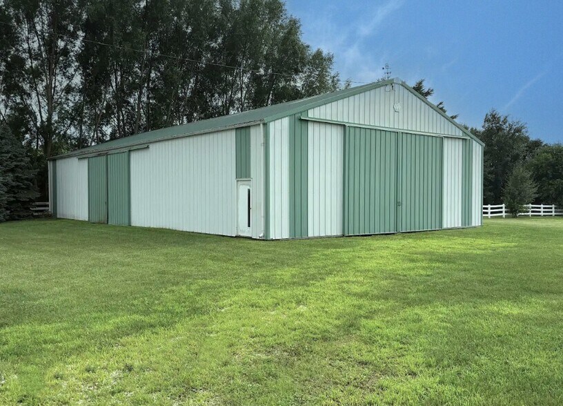 More Photos Of 12407 Main St, Huntley Loft Creative Space For Sale