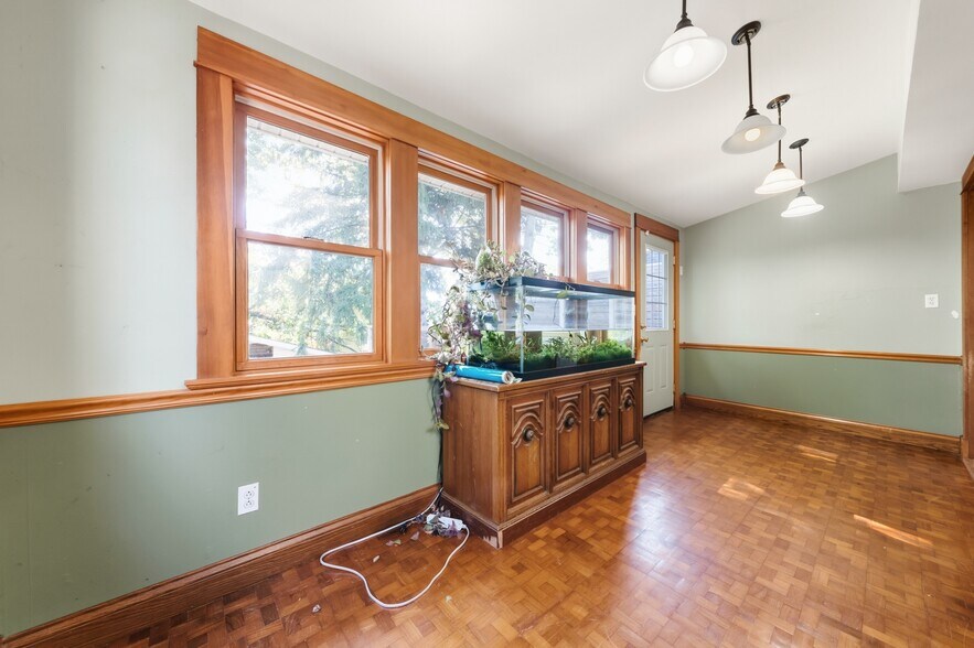 More Photos Of 12406 Larchmere Blvd, Cleveland General Retail For Sale