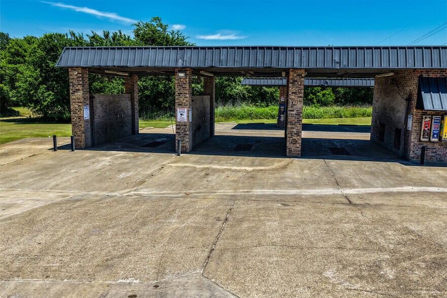 More Photos Of 1902 American Legion dr, Huntsville Specialty For Sale