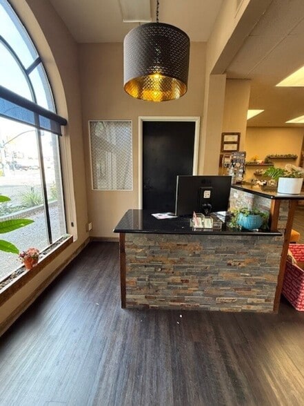 More Photos Of 6 S Central Ct, Stockton Office For Lease