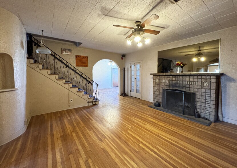 More Photos Of 5209 4th St NW, Albuquerque Restaurant For Sale