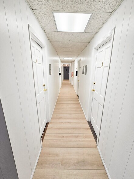 More Photos Of 103 Fort Salonga Rd, Northport Office For Sale