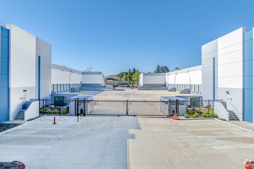 More Photos Of 1515 Rancho Conejo Blvd, Thousand Oaks Warehouse For Sale