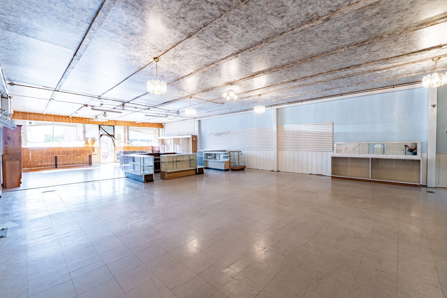 More Photos Of 65 N 200 E, Roosevelt Restaurant For Sale