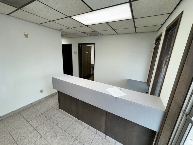 More Photos Of 4316 S Newcastle Rd, Oklahoma City Service For Lease