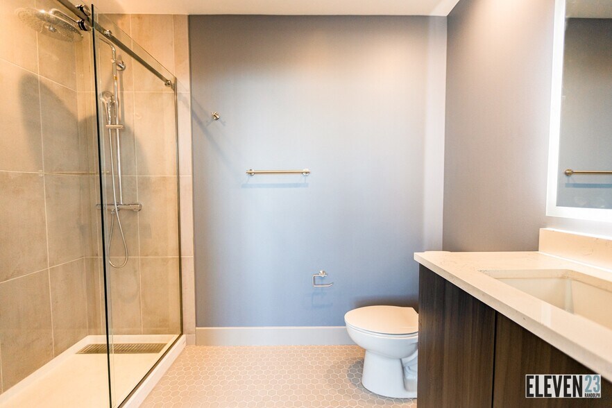 More Photos Of 1123 W Randolph St, Chicago Apartments For Lease