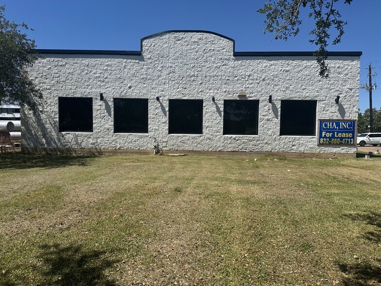 Primary Photo Of 470 This Way St, Lake Jackson General Retail For Sale