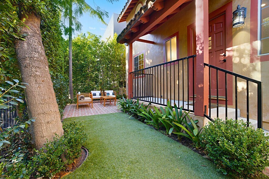 More Photos Of 7621 Norton Ave, West Hollywood Multifamily For Sale