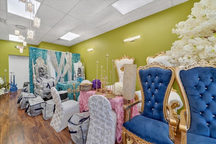 More Photos Of 2055 Blue Spring Rd, Huntsville Storefront Retail Office For Sale