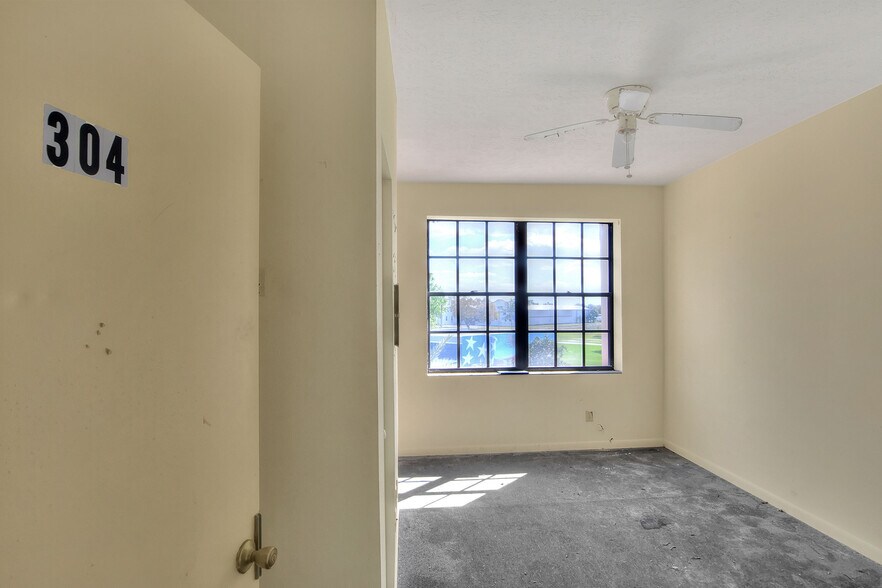 More Photos Of 206 Pilaklakaha Ave, Auburndale Apartments For Sale
