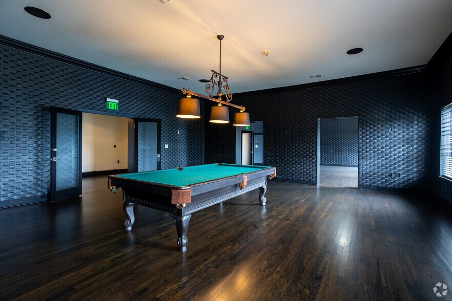 More Photos Of 6525 W Sunset Blvd, Los Angeles Loft Creative Space For Lease