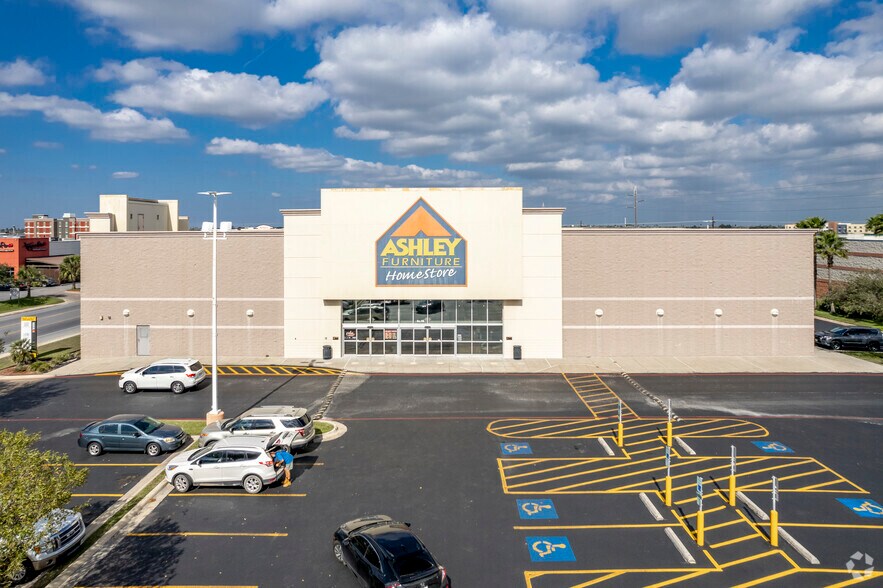 More Photos Of 3000 Pablo Kisel Blvd, Brownsville Unknown For Lease