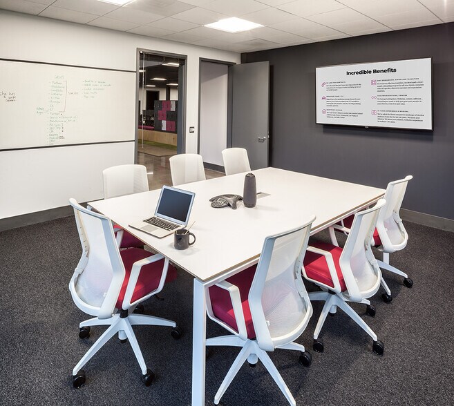 More Photos Of 25361 Commercentre Dr, Lake Forest Loft Creative Space For Lease