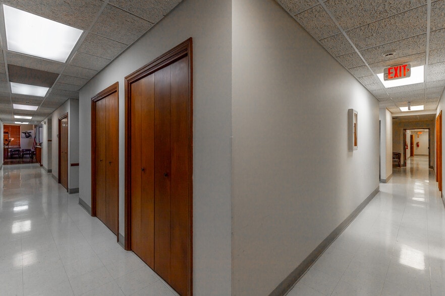 More Photos Of 932 Spring Creek Rd, Chattanooga Office For Sale