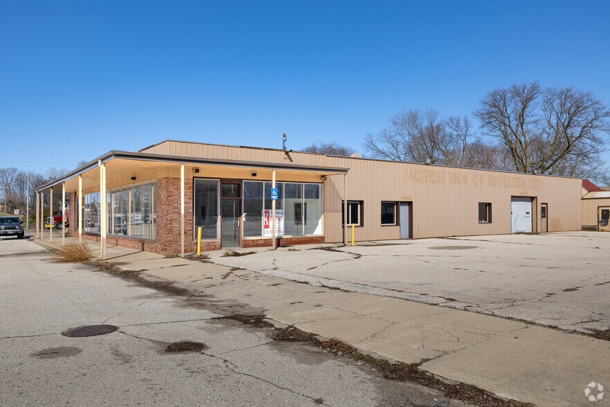 Primary Photo Of 129 2nd St, Webster City Light Manufacturing For Sale