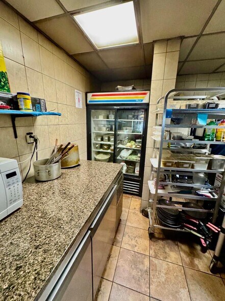 More Photos Of 2701-2709 W Lawrence Ave, Chicago Restaurant For Sale