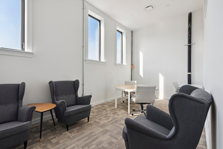 More Photos Of 4230 Main St, Philadelphia Restaurant For Sale