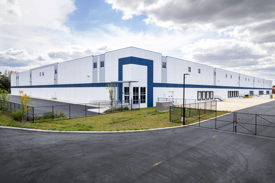 More Photos Of 332 S 17th St, Camden Industrial For Sale