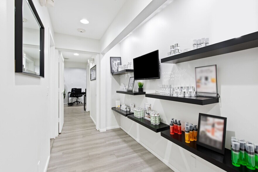 More Photos Of 825-875 Meadows Rd, Boca Raton Medical For Lease