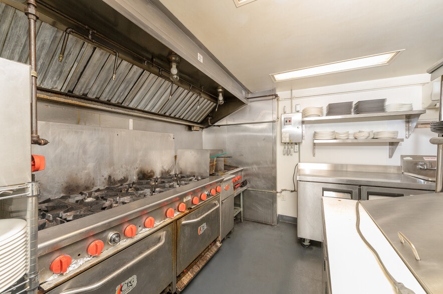 More Photos Of 110 W Orange St, Lancaster Storefront Retail Residential For Sale