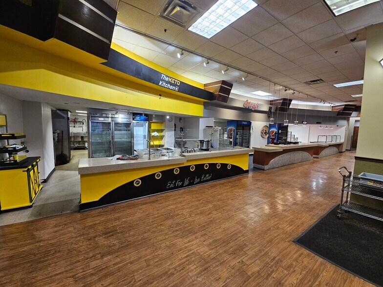 More Photos Of 210 3rd Ave SE, Cedar Rapids Office For Lease