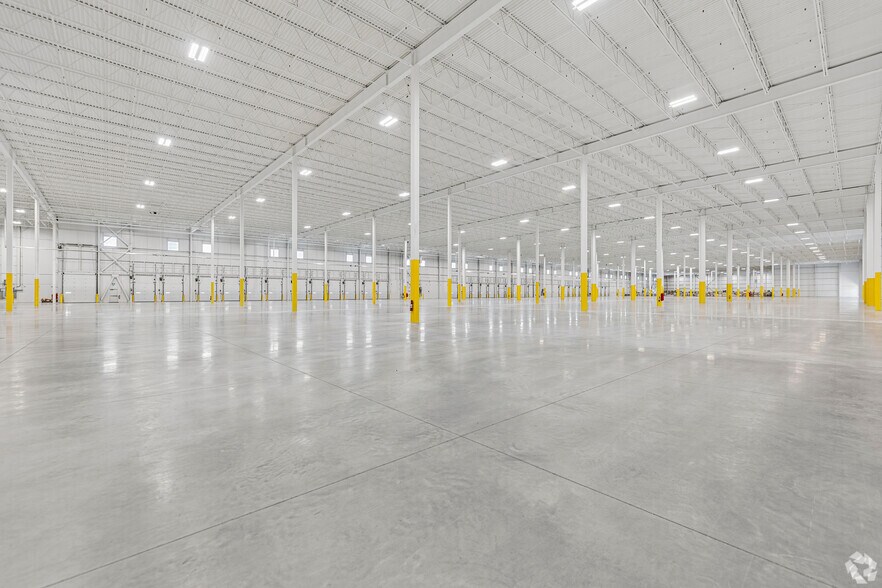 More Photos Of 1575 Clements Rd, Pickering Manufacturing For Lease
