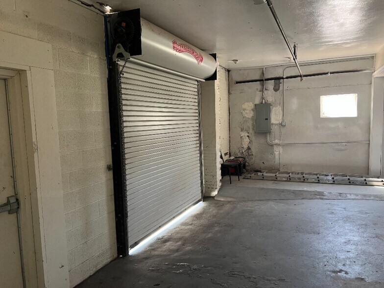 More Photos Of 1603 Albany St, Brunswick Light Distribution For Sale