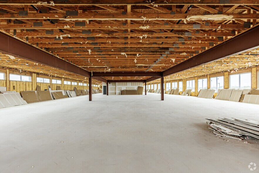 More Photos Of 1601 E Trinity Mills Rd, Carrollton Storefront Retail Office For Lease