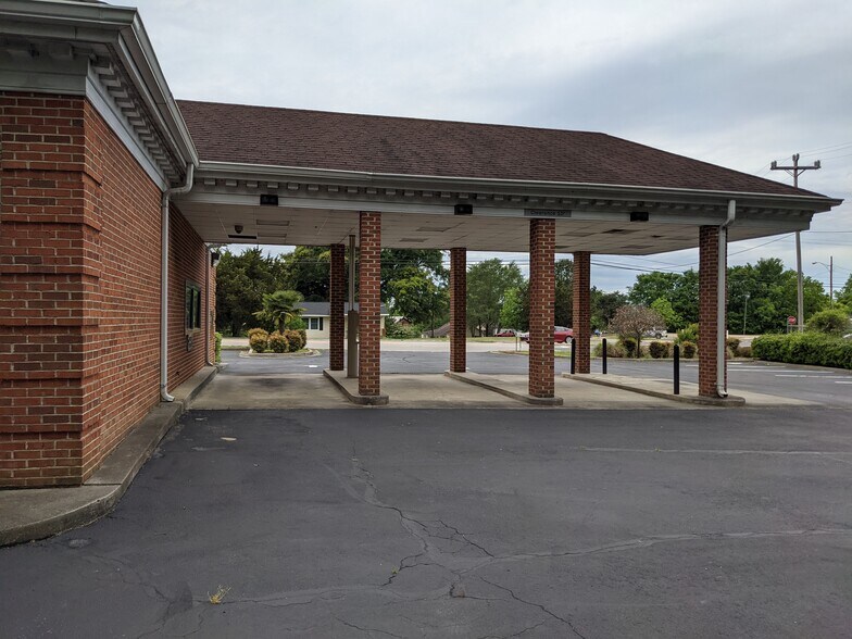 More Photos Of 105 Dearborn St, Great Falls Bank For Sale