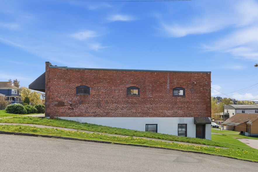 More Photos Of 2602 Grand Ave, Everett Office For Sale