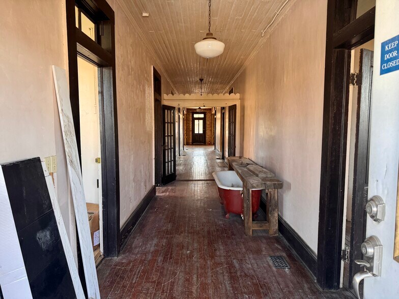 More Photos Of 2720 Cleveland St, Elloree Storefront Retail Residential For Sale