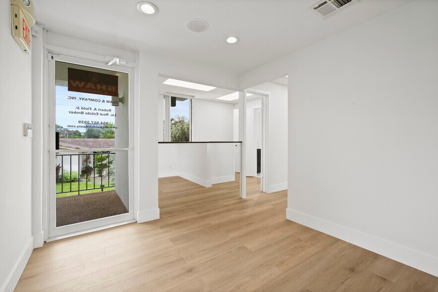 More Photos Of 4322-4334 E Tradewinds Ave, Lauderdale-by-the-Sea Loft Creative Space For Lease