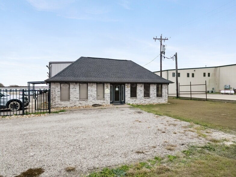 More Photos Of 2762 State Highway 21 E, Caldwell Warehouse For Sale
