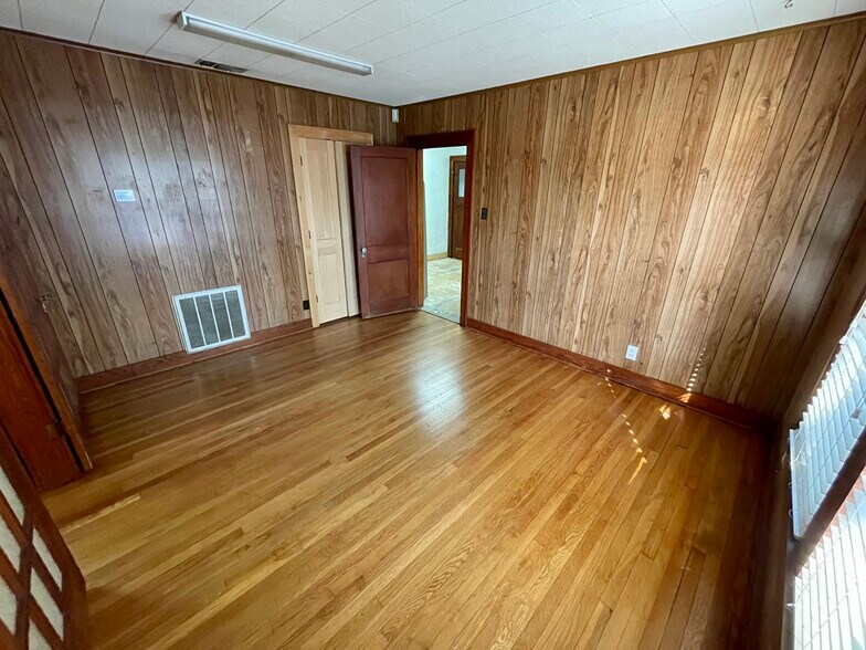 More Photos Of 3722 Old Bullard Rd, Tyler Medical For Lease