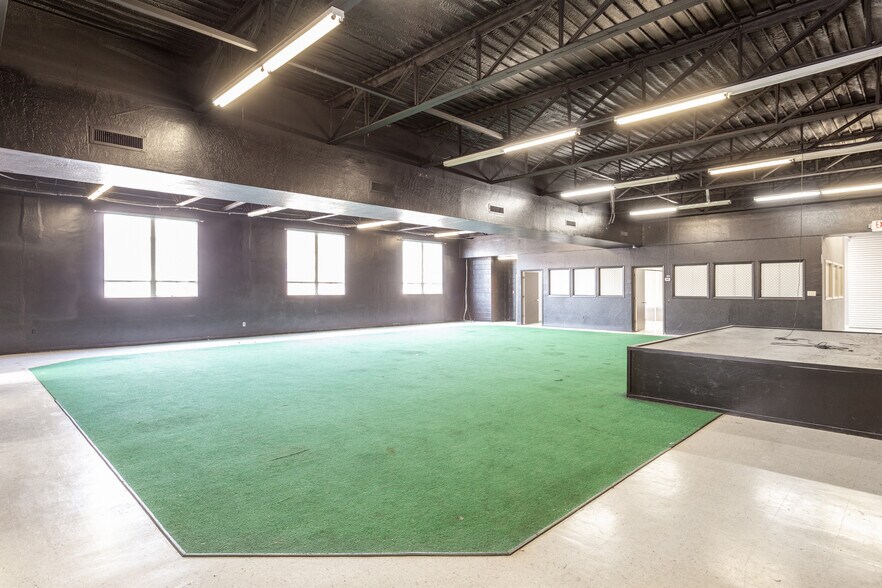 More Photos Of 100 Collinsville St, Whitesboro Light Manufacturing For Lease