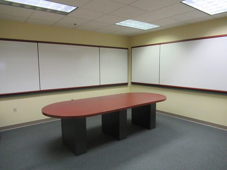 More Photos Of 3201 W White Oaks Dr, Springfield Office For Sale